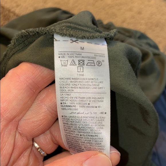 Old Navy Green V-Neck Sleeveless Sundress - Picture 7 of 10